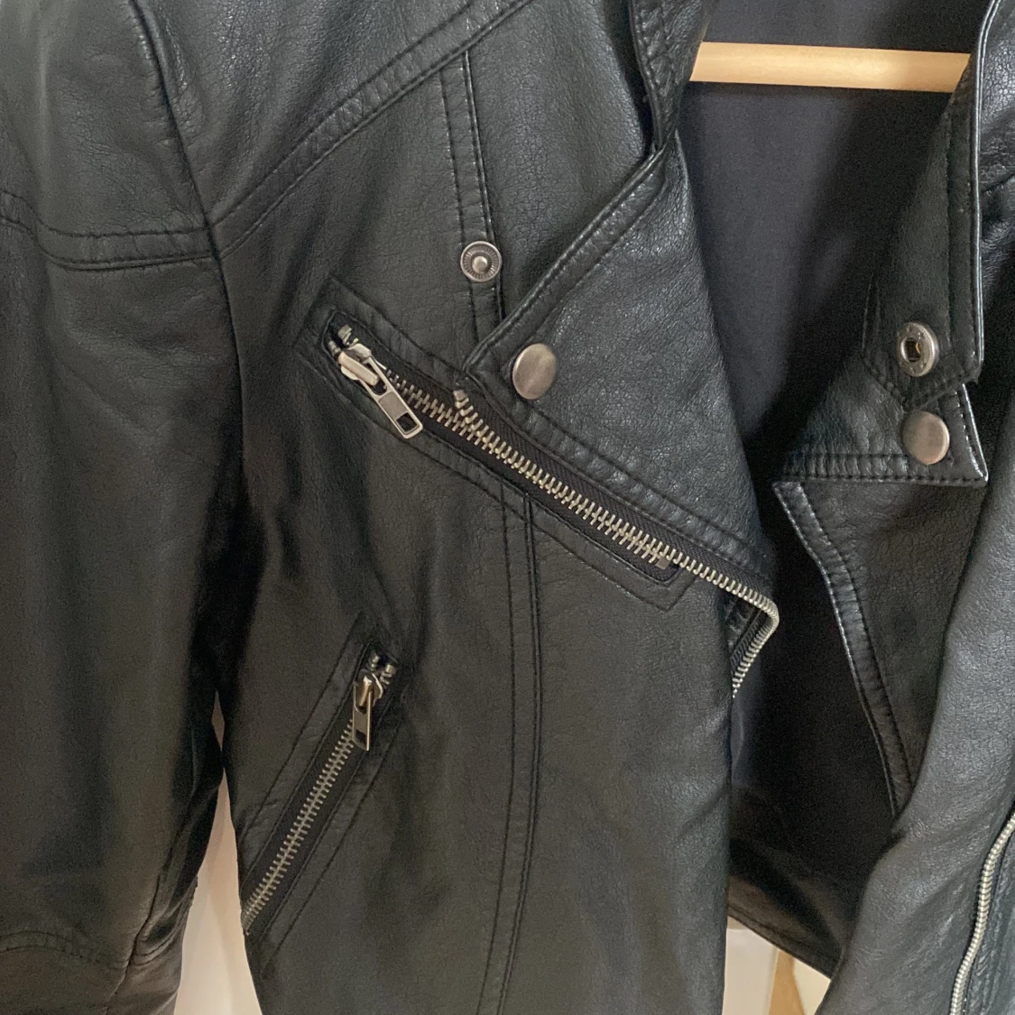 Skinnjacka från bikbok i str M💗 - 90