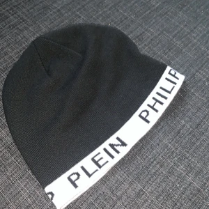 Philip plein mössa - Philip plein mössa, aldrig använd, helt ny skick, passar bra och snygg, 1,1 kopia