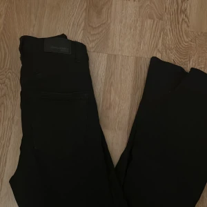 Utsvängda byxor  - Använda några fåtal gånger! ♡