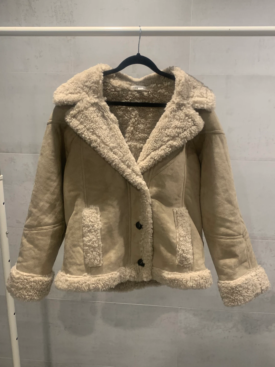 Fårskinnsimitations Jacka