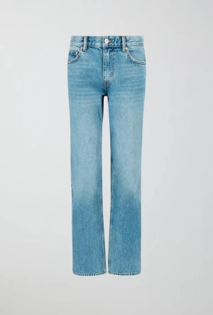 Low Straight Jeans - Snygga low waist jeans. Säljer då jag inte får användning av dem, fint skick. Passar bra i längden på mig (1,68)💓💓