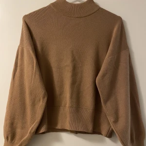 Tröja - Tröja med ballongärm. Fint skick! (+Frakt) 🤗