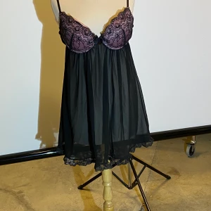 Korsett - Fint Linne i bra skick. Är nog runt D kupa 