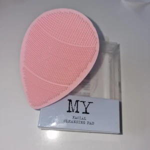 Rengörings borste ansikte - Super bra och praktisk, aldrig använd.