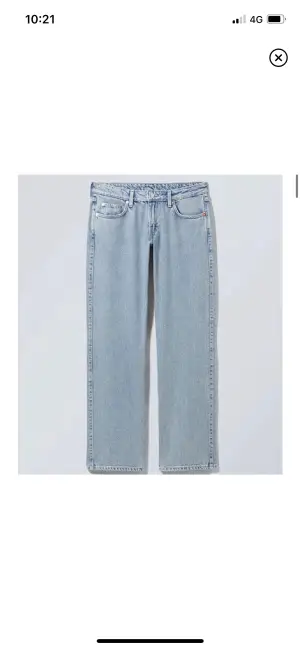 Jätte fina jeans från weekday, kommer tyvärr inte till användning, low waisted