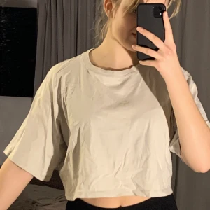 Topp HM 100% bomull - Den är storlek L. Fint skick.