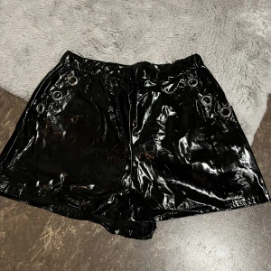 Lack shorts - Helt nya, tror det finns i strl xxs & xs, både är dock oanvända. 50kr / st 🥰