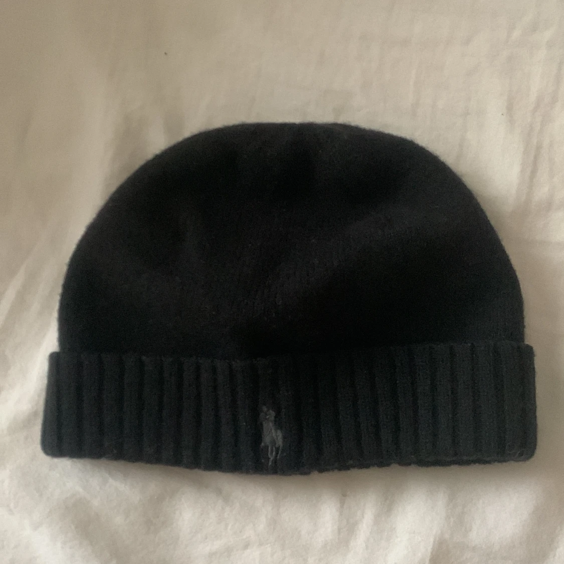 Jag vill bli av med min mössa den är i jätte bra skick och den är äkta👍