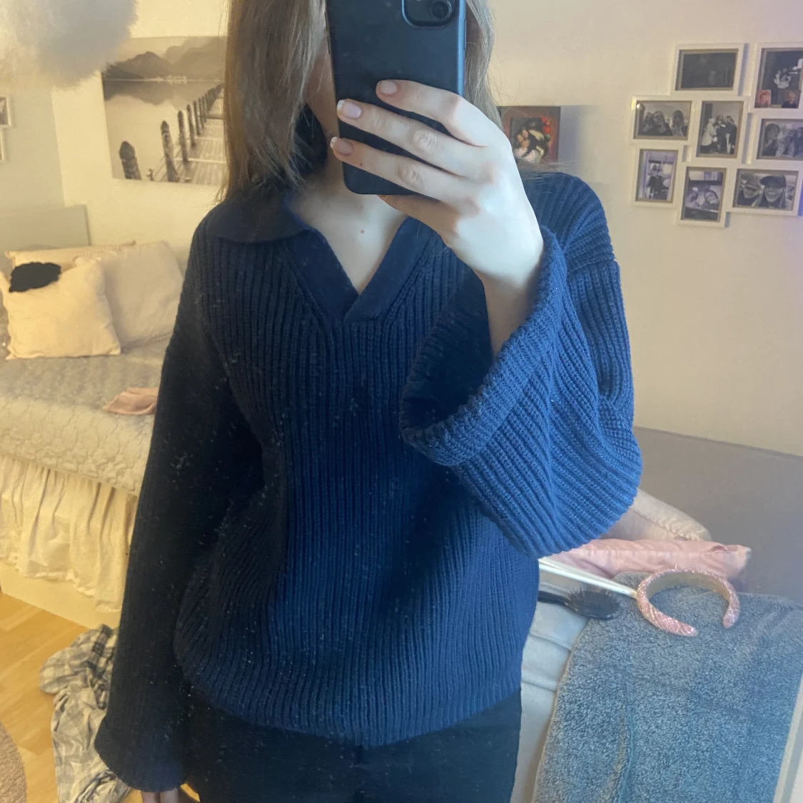 Mörkblå stickad tröja