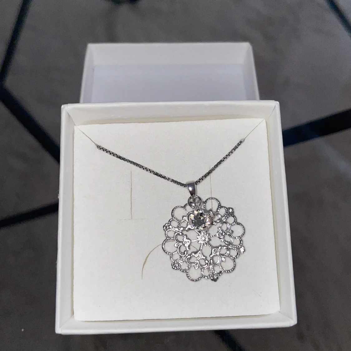 Caroline svedblom halsband  - 90