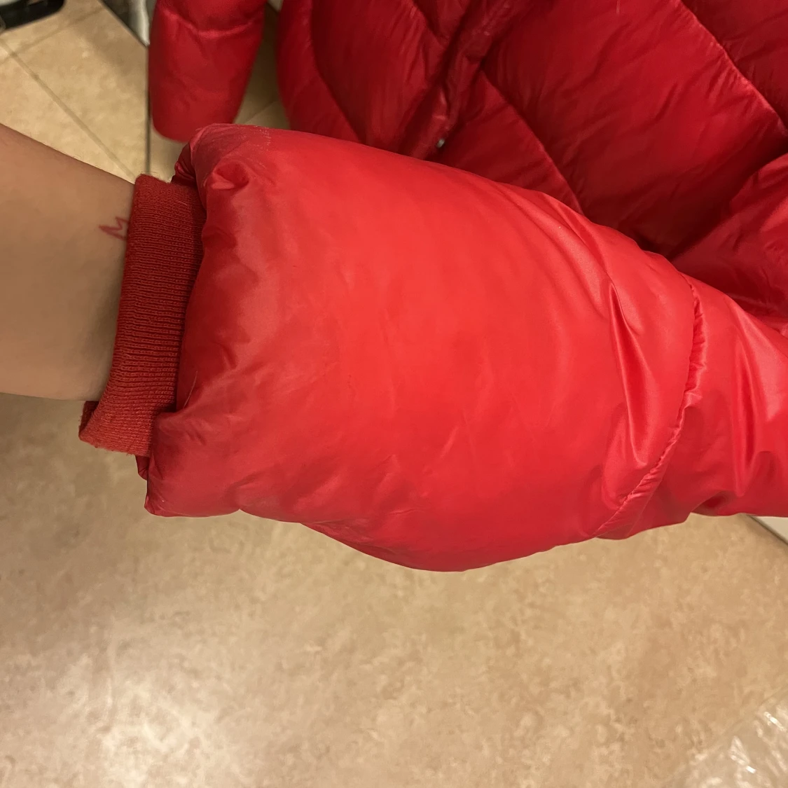 Röd pufferjacka - 91