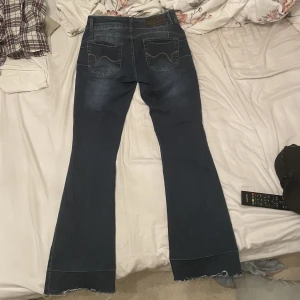 Bootcut jeans  - Mörk blåa bootcut jeans  160 kr för jeansen inklusive frakt💖