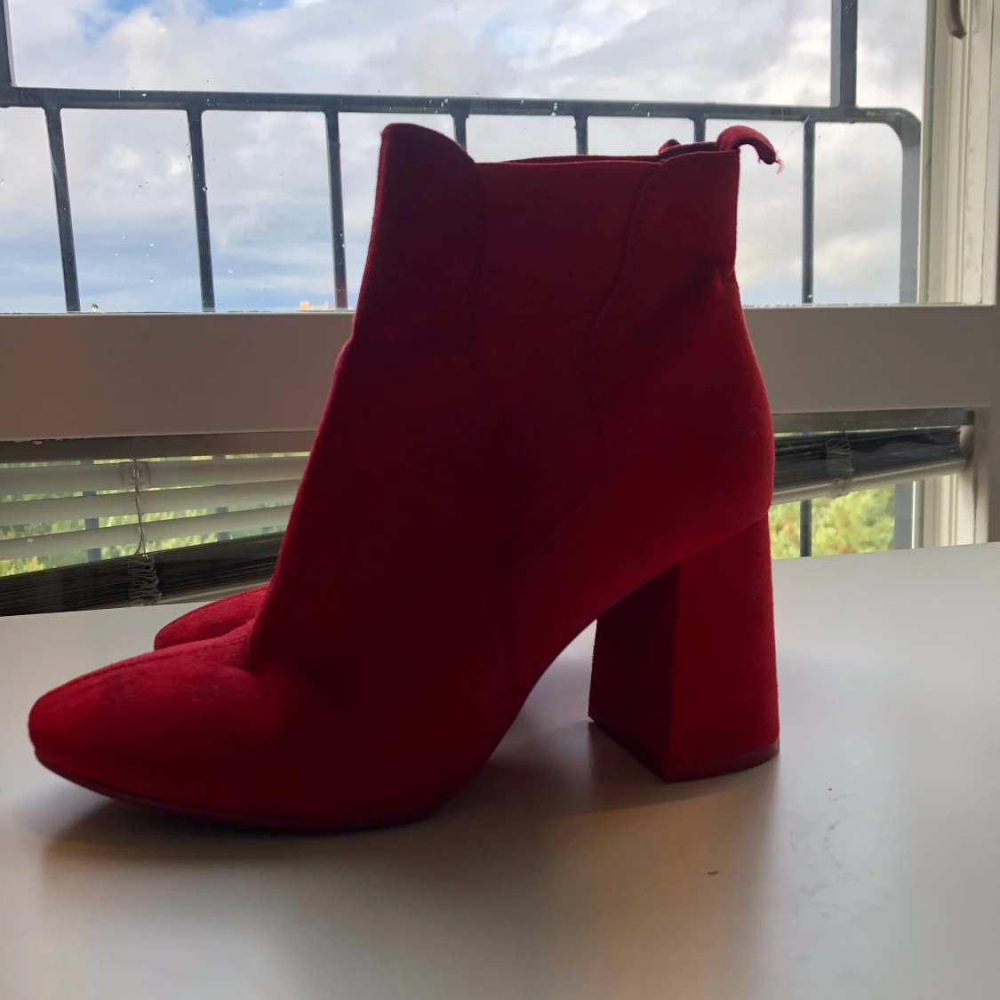 Röda klackade boots  - 90