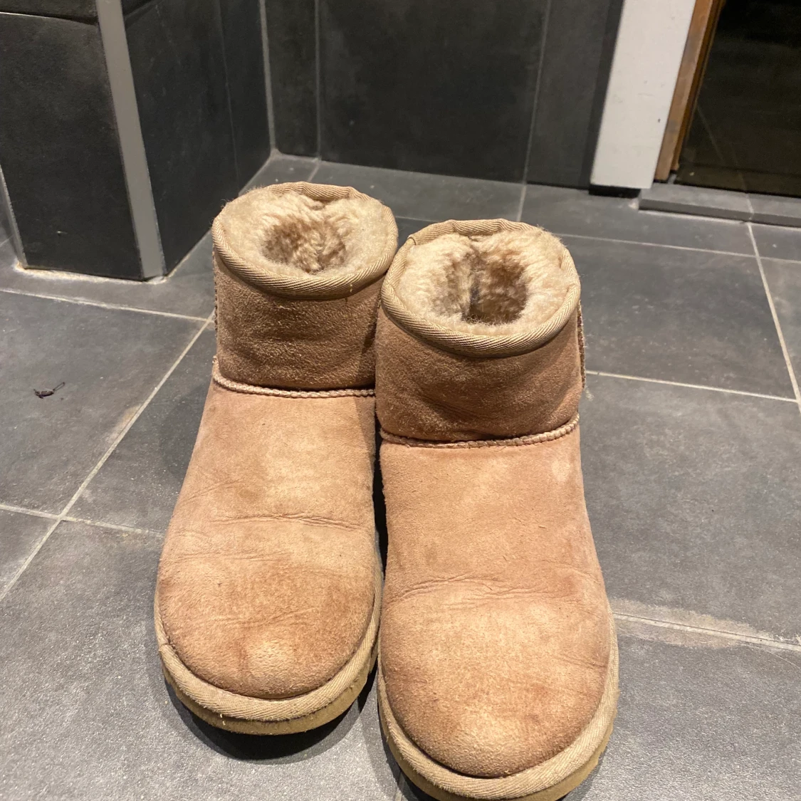 Uggs  - 90