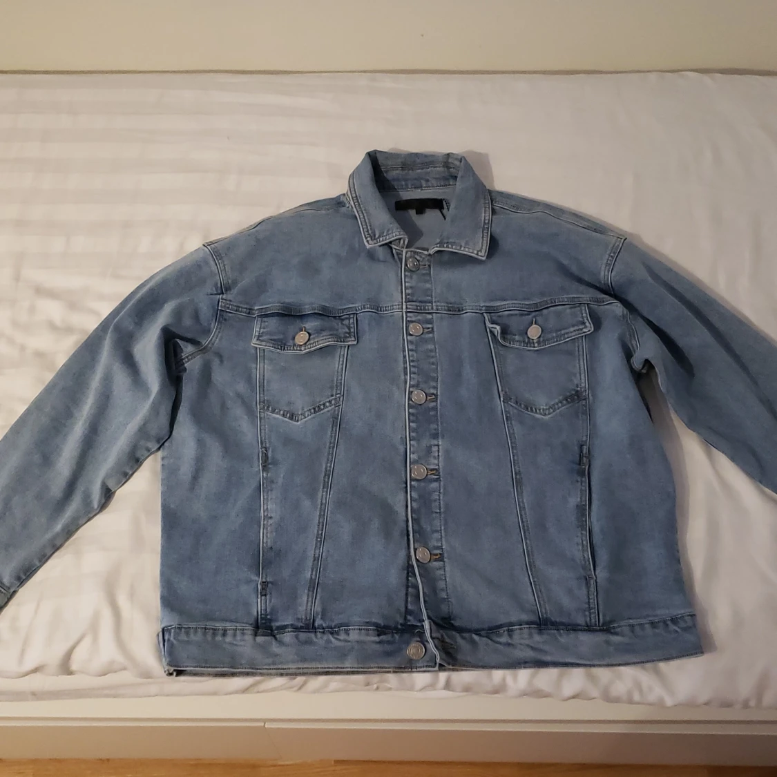 Jeansjacka - Ljusblå (Mennace) - 90