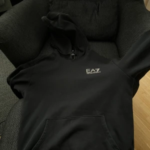 Emporio Armani hoodie  - Bra skick Köpare står för frakt