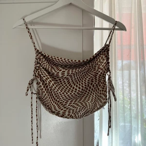 Top Bershka - Använd en gång. Inte min stil. Bra skick. 