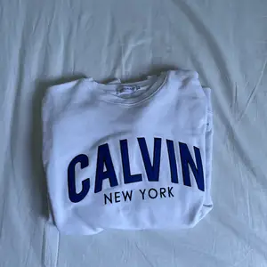 En välbevarad och sällan använd Calvin Klein sweatshirt. Jag bjuder på frakten 
