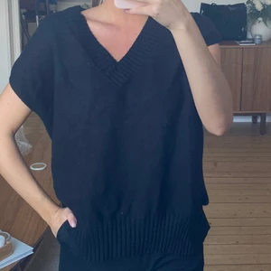 Stickad väst - Jättebra skick! 