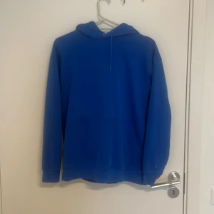 Hoddie i storlek m - Riktigt snygg hoddie med riktigt vacker färg använd kanske bara 4 gånger 