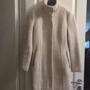 H&M - Jag har köpt den här jacka jätte fent passar till festar bara eller nu. Jag sälja den på grund jag har gått up i vikten.