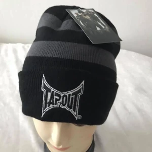 Stickade mössa  - One size  75kr/st