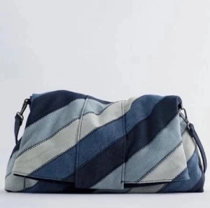 Jeansväska Zara - Intressekoll för jeansväska från Zara. Väldigt rymlig får tex plats med dator. Köpt här på plick och är i bra skick förövrigt! 