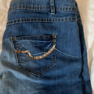 Jeanskjol - Jeanskjol jag säljer för att den är för stor😊