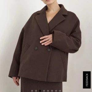 Lindex Kappa  - Säljer nu min bruna kappa från Lindex då jag köpt en ny❤️ Nypris 999kr, den är i storlek xs 