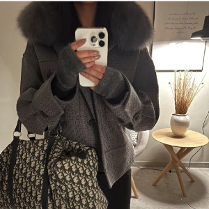 Meotine jacka  - Lägger upp igen pga oseriös köpare! Intressekoll på min meotine jacka i modellen Charlie i storlek xs/s. Köptes förra vintern. Är osäker på om jag vill sälja, så säljer endast vid bra bud 💓 BUD: 1900 KÖP NU:2100 inkl frakt