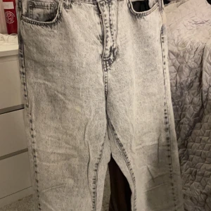 Jeans  - Från ginatrickot har aldrig använd på grund av att dem är stora för mig