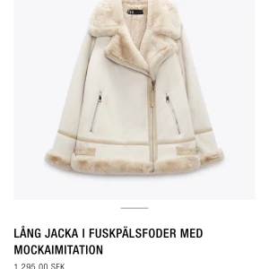 Zara vinterjacka - Säljer denna slutsålda jacka från zara, super varm och jättefin vinterjacka. Köpt för 3 veckor sen och knappt använd då jag har beställt en ny vinterjacka, hör av er om frågor!