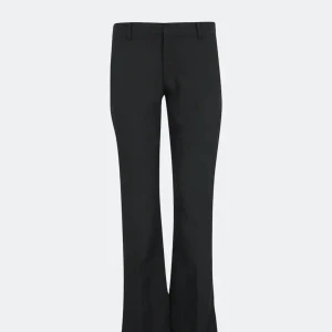 Kostymbyxor - Vilma kostym byxa i storlek s. Inget slitage och i väldigt bra skick. Säljer pågrund av att dom blivit försmå för mig tyvärr:( 