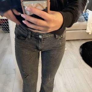 Lowaist gråa jeans från shein, aldrig använda, storlek XS🌟