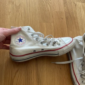 Converse - Converse som är använda men tvättade!!