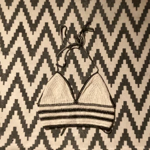 virkad topp - denna supersöta sommartopp från h&m kom inte till användning här❤️den går att justera både i halsen och runtom (bild 3)