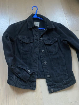 Jeansjacka svart - Strl XS