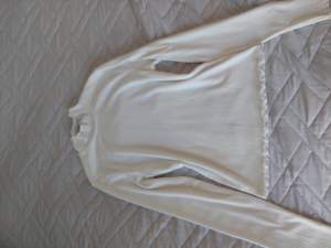 Fin tröja från bikbok, köpte för 100 kr och enbart använt 2 gånger