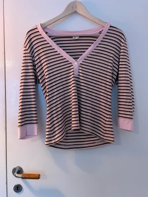 Randig topp - Jättegullig randig topp! 🌷