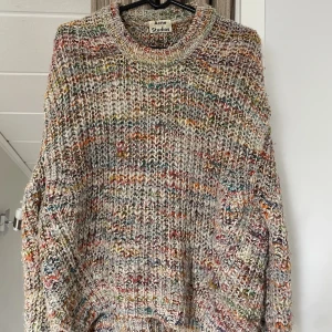 Stickad acne tröja - Tänkte sälja min fina stickade tröja från acne. Har verkligen älskat denhär men numera får nog någon annan mer nytta av den än jag🤗Fint skick❣️