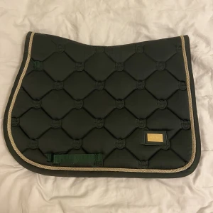 Es schabrak - Grönt Es schabrak! Stl full, väldigt fint skick.