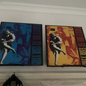 Guns N Roses, use ur illusions 1&2 på LP.  Tryckt 1991 i Tyskland, fantastiskt bra skick! 1 för 179 eller båda för 300!