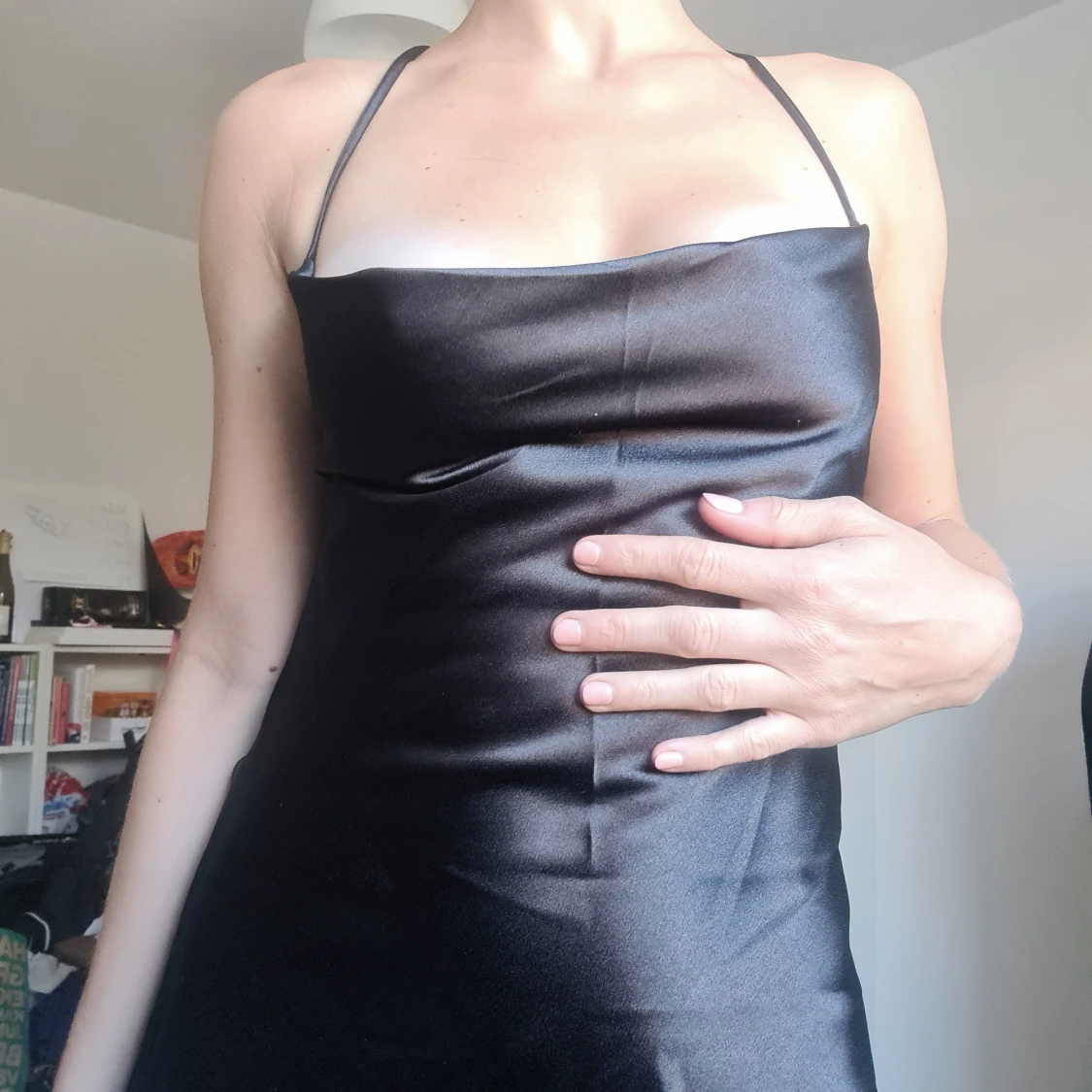 Klänning med cowl neck - 90