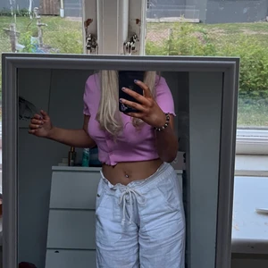 Rosa Topp, GinaTricot. Storlek S - Rosa topp från GinaTricot i storlek S. Använt endast 1 gång!💖