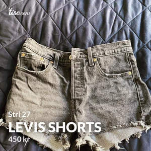 Levis shorts - Köptes förra säsongen sent på året och är enbart använda ett fåtal gånger. Nypris 599kr. Strl 27