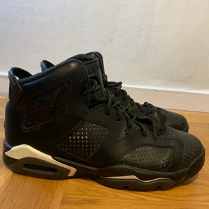 Air Jordan 6 Black Cat - Köptes typ 2016, Har inte haft på dom sen dess. Har ingen låda vill ba bort med dom