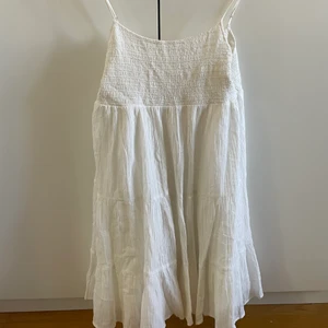 zara klänning - populära zara klänningen som har blivit liten för mig, köptes förra sommaren 