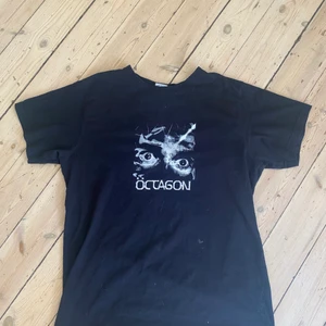 Öctagon t-shirt svart - …