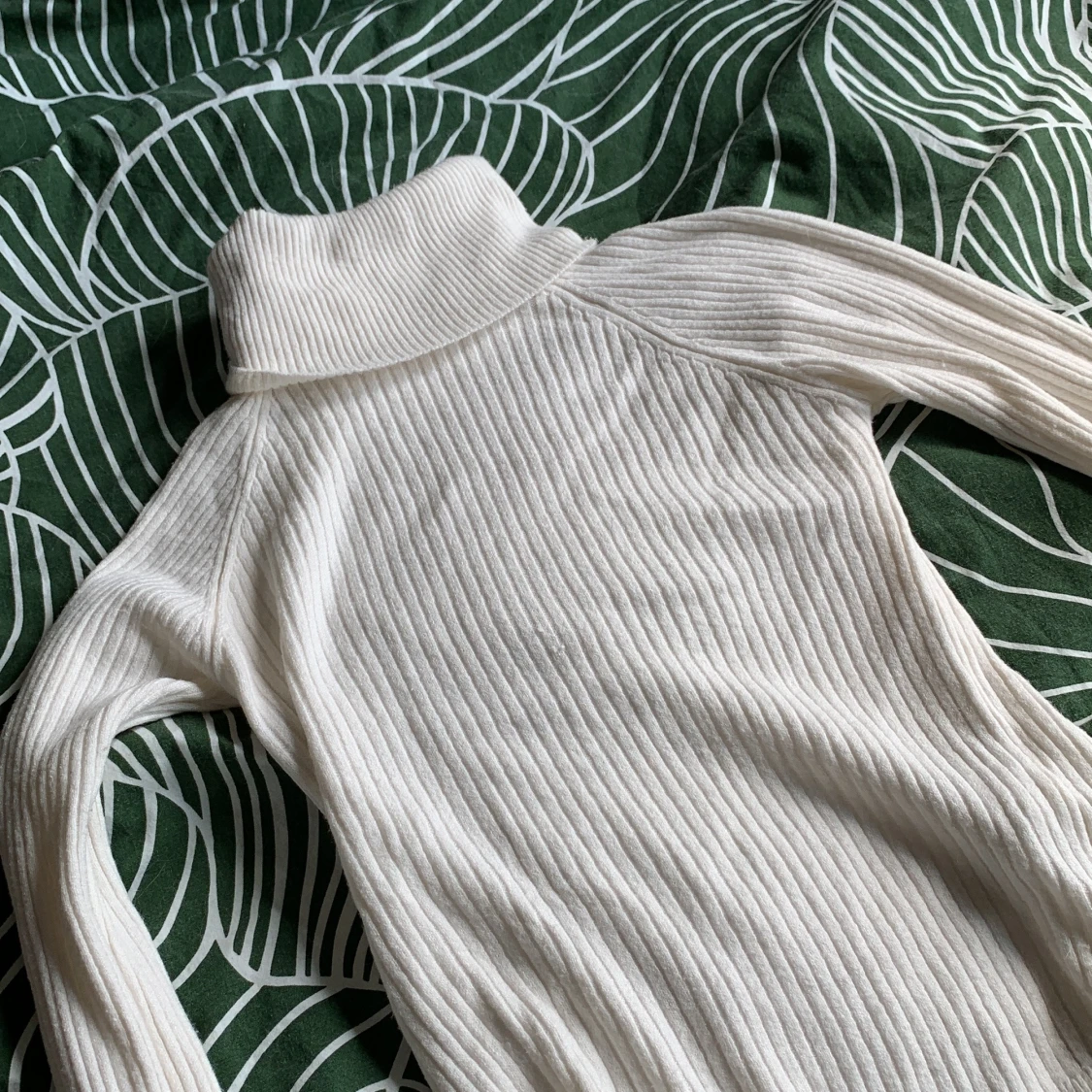 Vit turtleneck i bomull i storlek M 