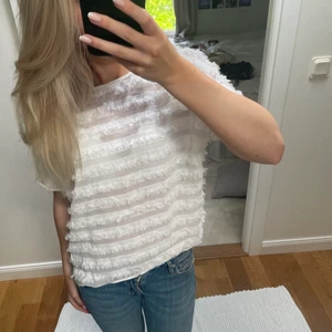 cool t shirt - så cool t shirt med fransliknande design 😍